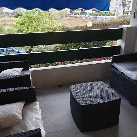 Puerto Banus/playa 马尔韦利亚